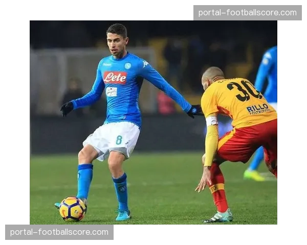 英超官方APP上线新功能，提供实时球员跑动热图与传球网络